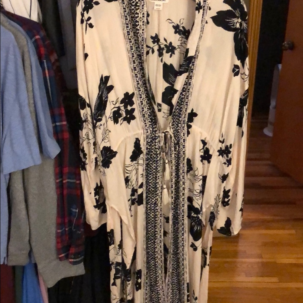 Billabong Floral Kimono/Robe